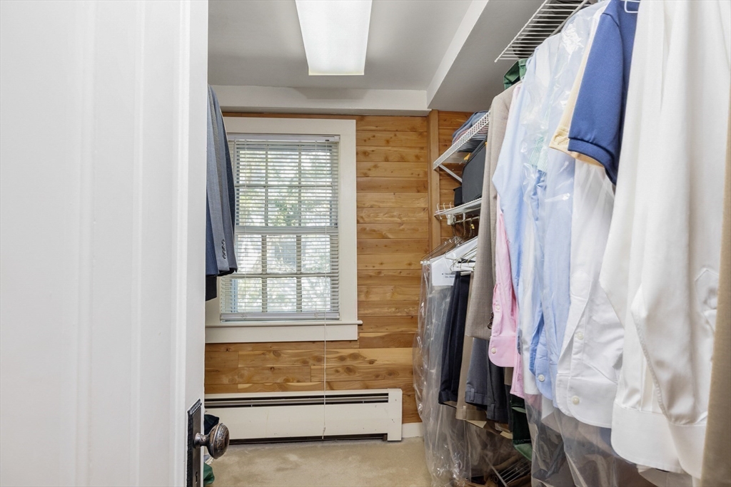 Amesbury, Massachusetts, 01913, United States, 5 Bedrooms Bedrooms, ,4 BathroomsBathrooms,Residential,For Sale,1992950