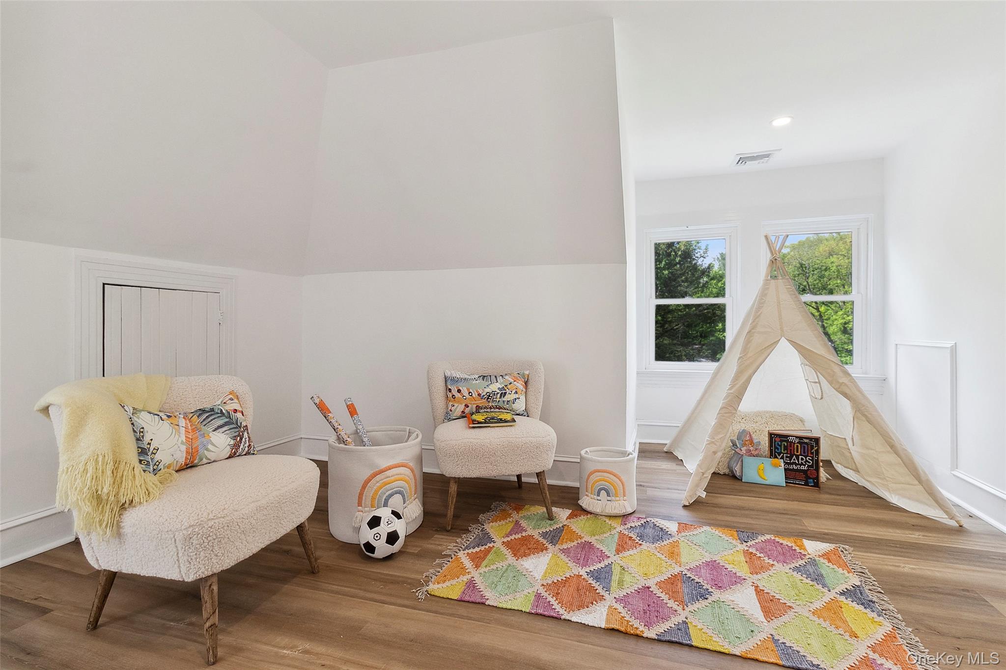 Katonah, New York, 10536, United States, 5 Bedrooms Bedrooms, ,5 BathroomsBathrooms,Residential,For Sale,1942230