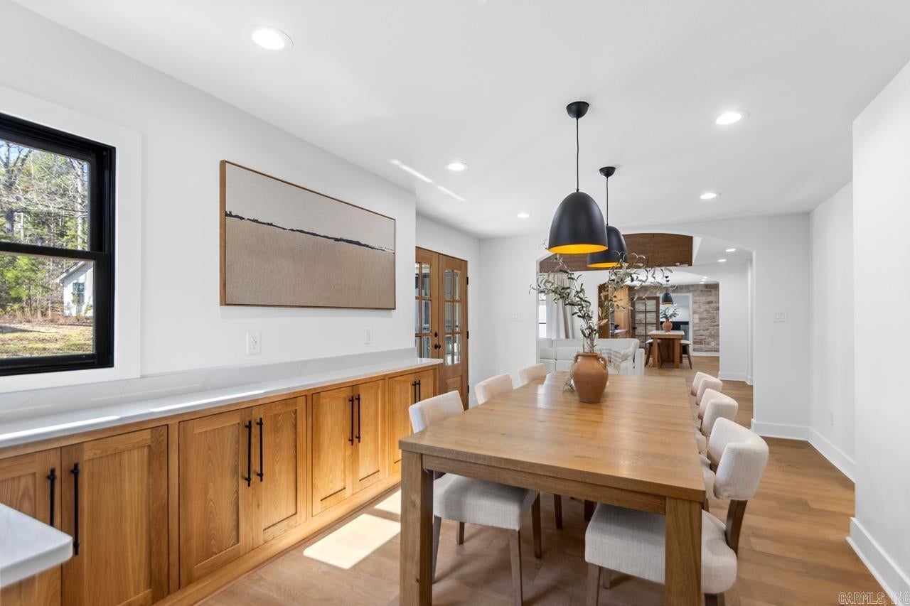 Alexander, Arkansas, 72002, United States, 6 Bedrooms Bedrooms, ,4 BathroomsBathrooms,Residential,For Sale,1986136