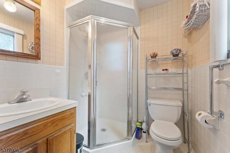 Garwood Boro, New Jersey, 07027, United States, 4 Bedrooms Bedrooms, ,2 BathroomsBathrooms,Residential,For Sale,1918141