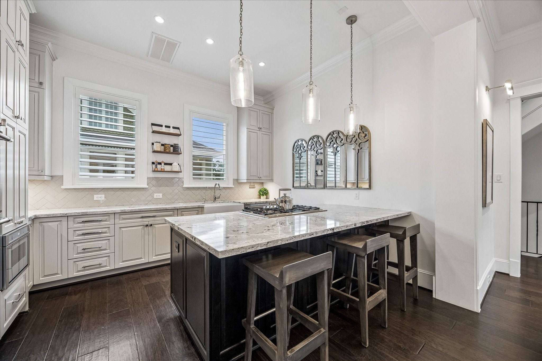  326 W 18th Street - 物件實景