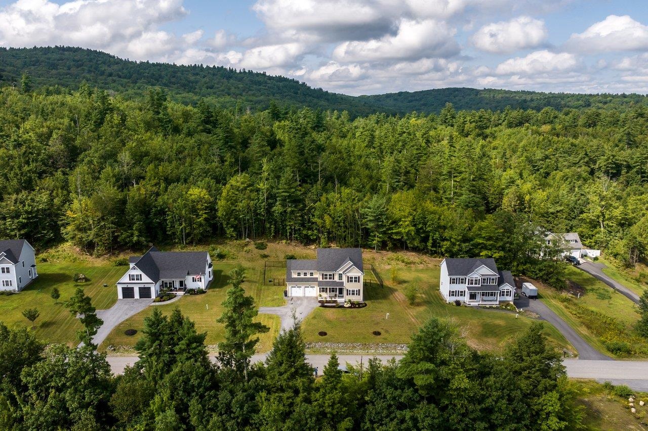 Weare, New Hampshire, 03281, United States, 4 Bedrooms Bedrooms, ,4 BathroomsBathrooms,Residential,For Sale,1908360