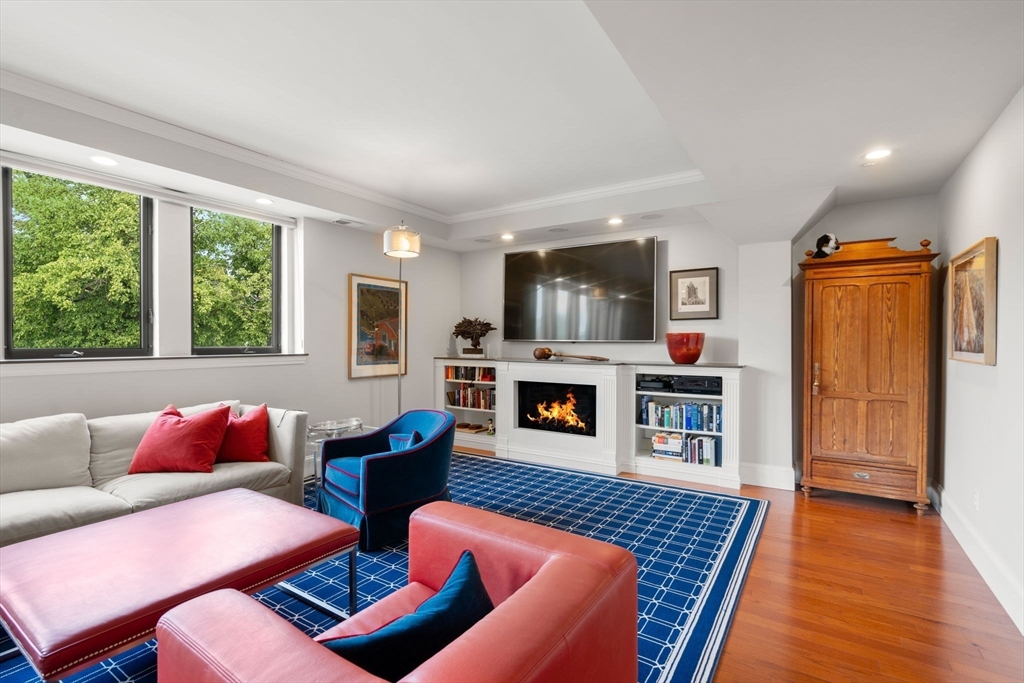 Watertown, Massachusetts, 02472, United States, 3 Bedrooms Bedrooms, ,3 BathroomsBathrooms,Residential,For Sale,1850187