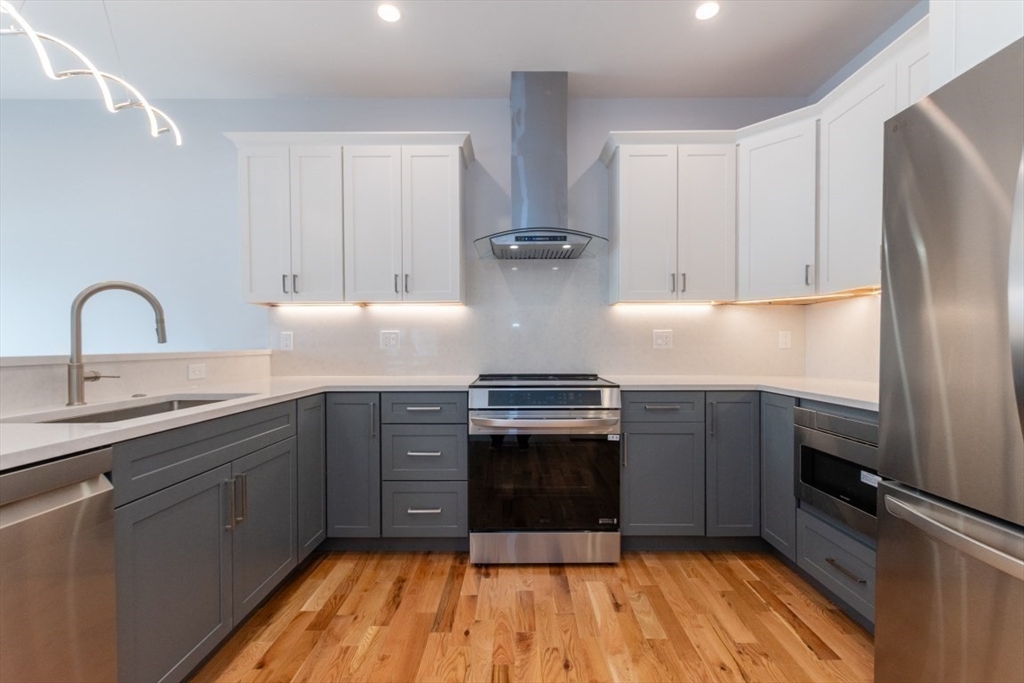 Revere, Massachusetts, 02151, United States, 3 Bedrooms Bedrooms, ,3 BathroomsBathrooms,Residential,For Sale,1928995