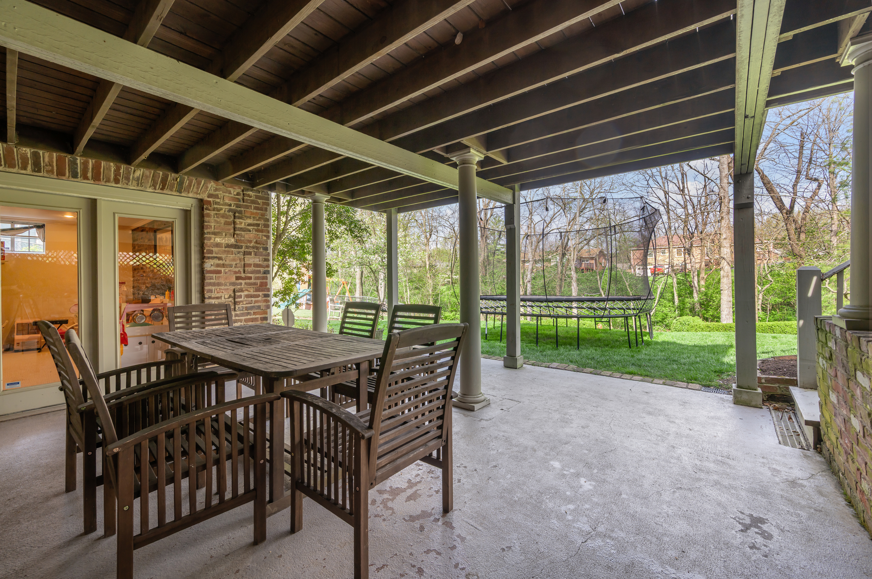  2071 Manor Drive - 物件實景