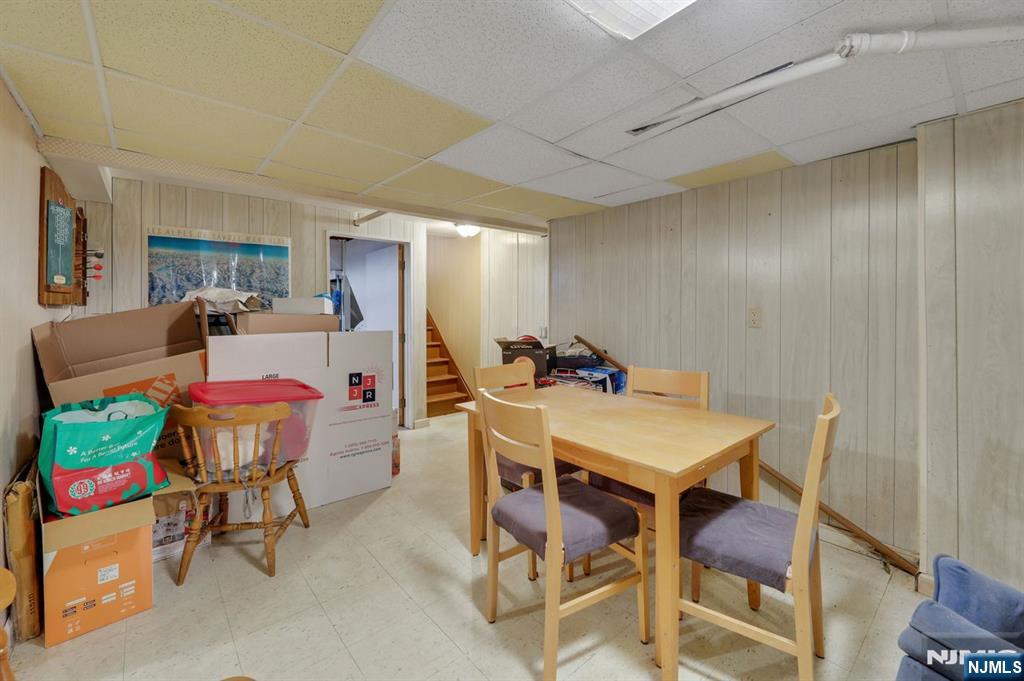 Oakland, New Jersey, 07436, United States, 2 Bedrooms Bedrooms, ,2 BathroomsBathrooms,Residential,For Sale,1988173