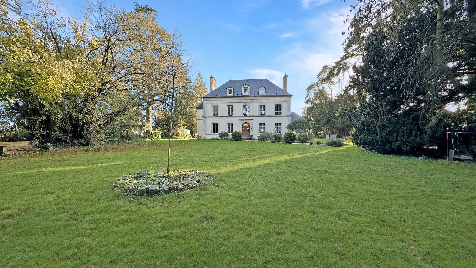Falaise, Normandy, 14700, FR, 7 Bedrooms Bedrooms, ,5 BathroomsBathrooms,Residential,For Sale,2000549