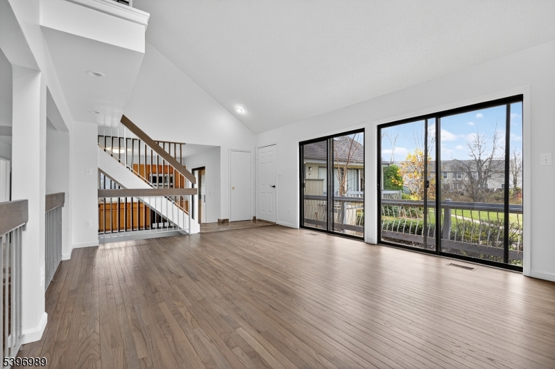 Franklin Twp., New Jersey, 08873, United States, 2 Bedrooms Bedrooms, ,3 BathroomsBathrooms,Residential,For Sale,1993021