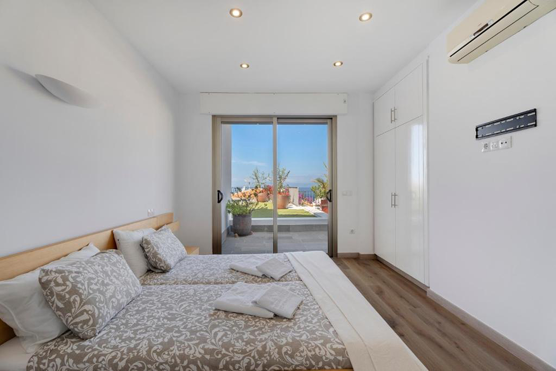  Contemporary Villa for Sale in Puerto de Santiago, Tenerife - 物件實景