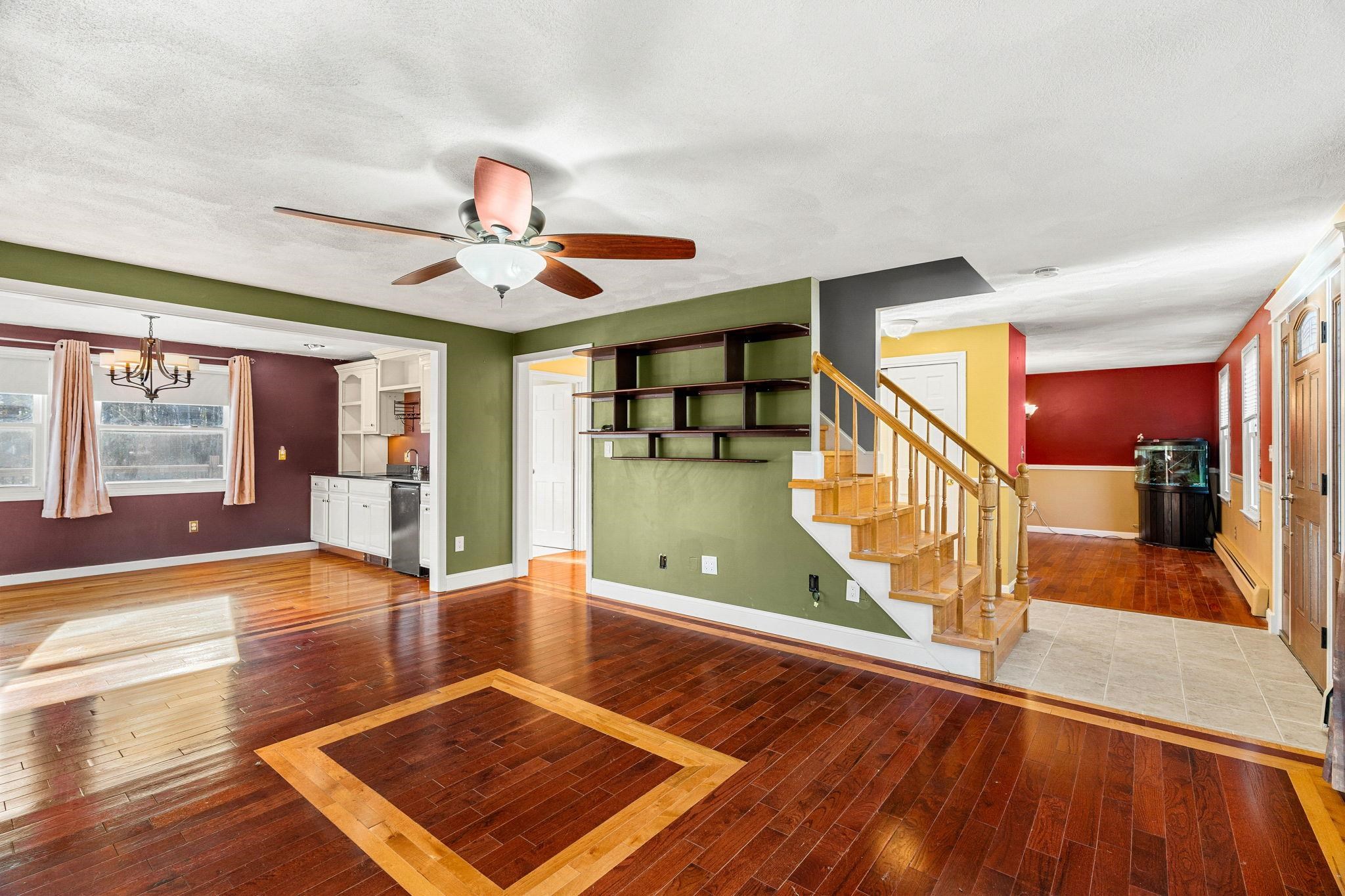 Londonderry, New Hampshire, 03053, United States, 3 Bedrooms Bedrooms, ,4 BathroomsBathrooms,Residential,For Sale,2002282