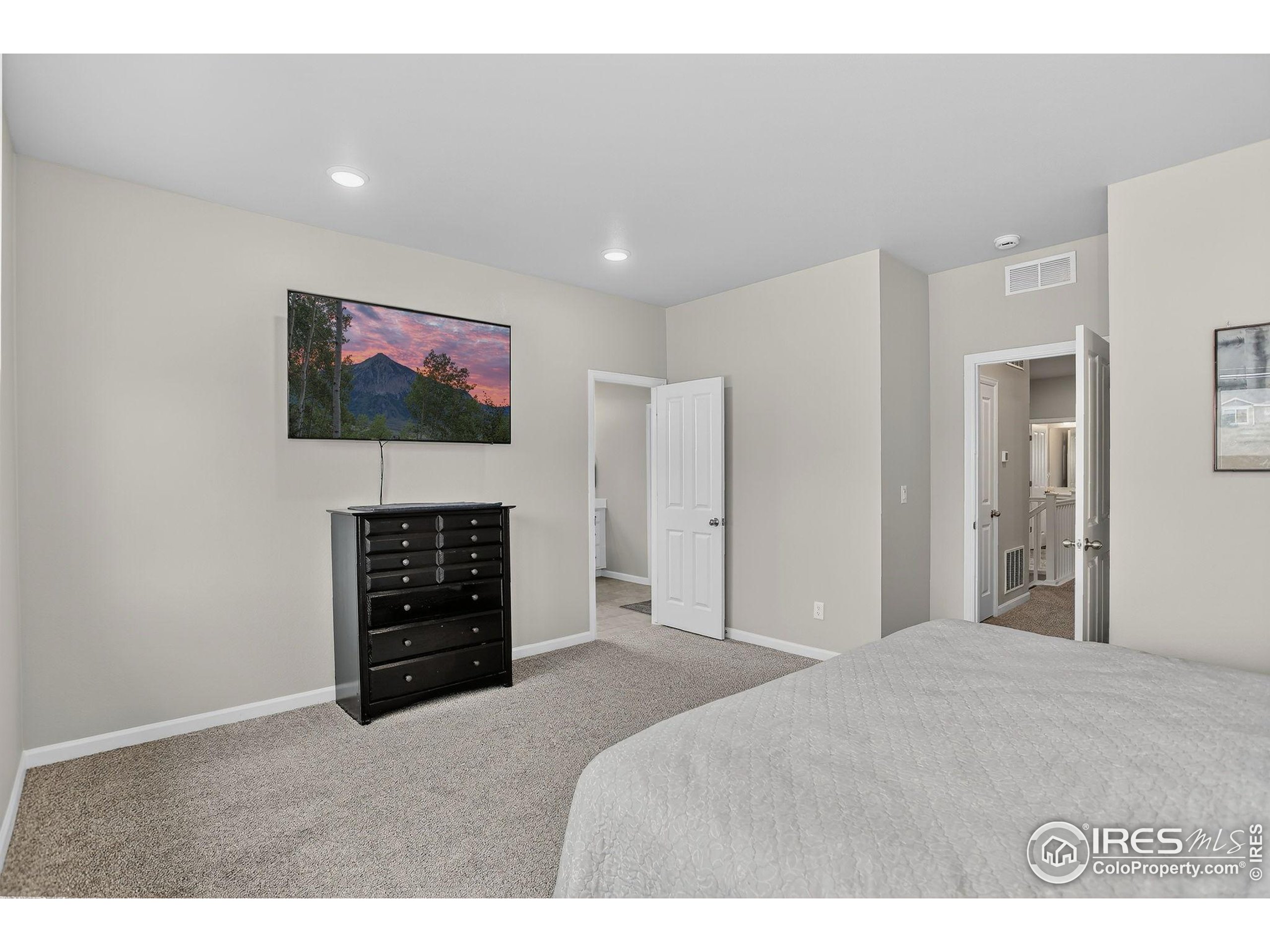 Mead, Colorado, 80542, United States, 5 Bedrooms Bedrooms, ,3 BathroomsBathrooms,Residential,For Sale,1941802