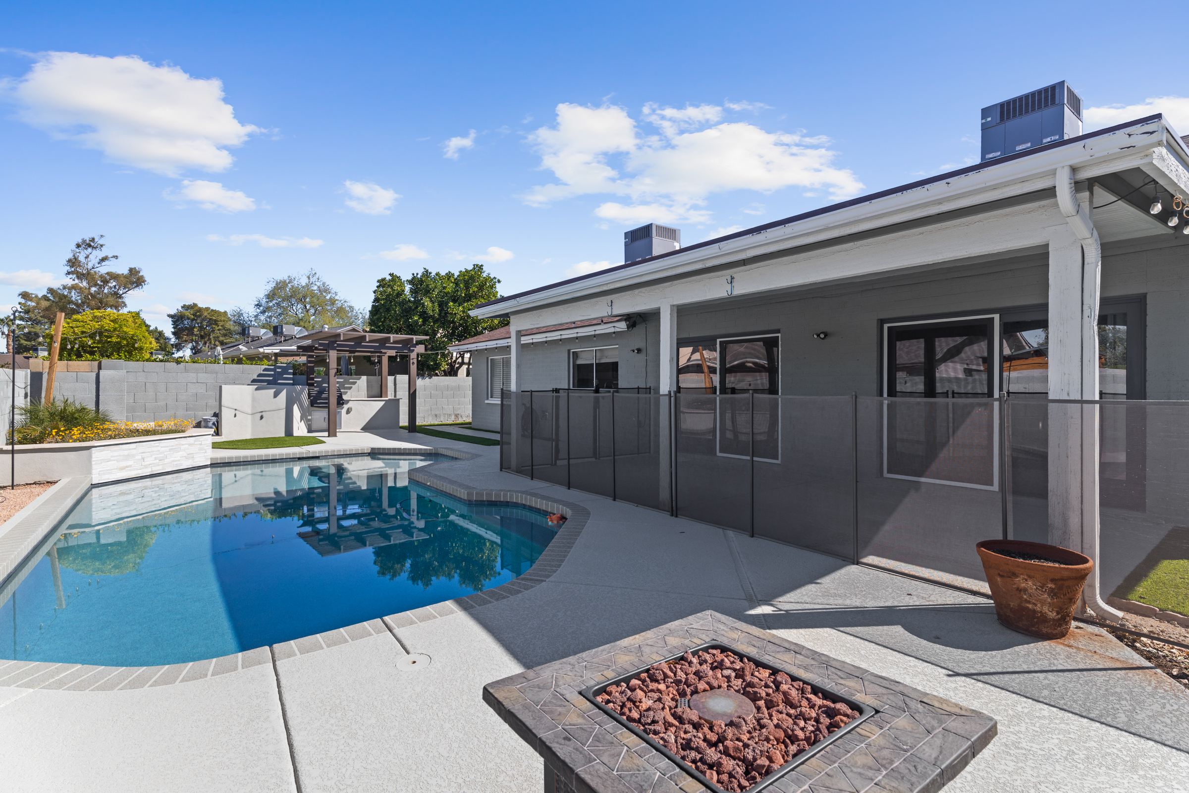 Tempe, Arizona, 85283, United States, 4 Bedrooms Bedrooms, ,2 BathroomsBathrooms,Residential,For Sale,1976655