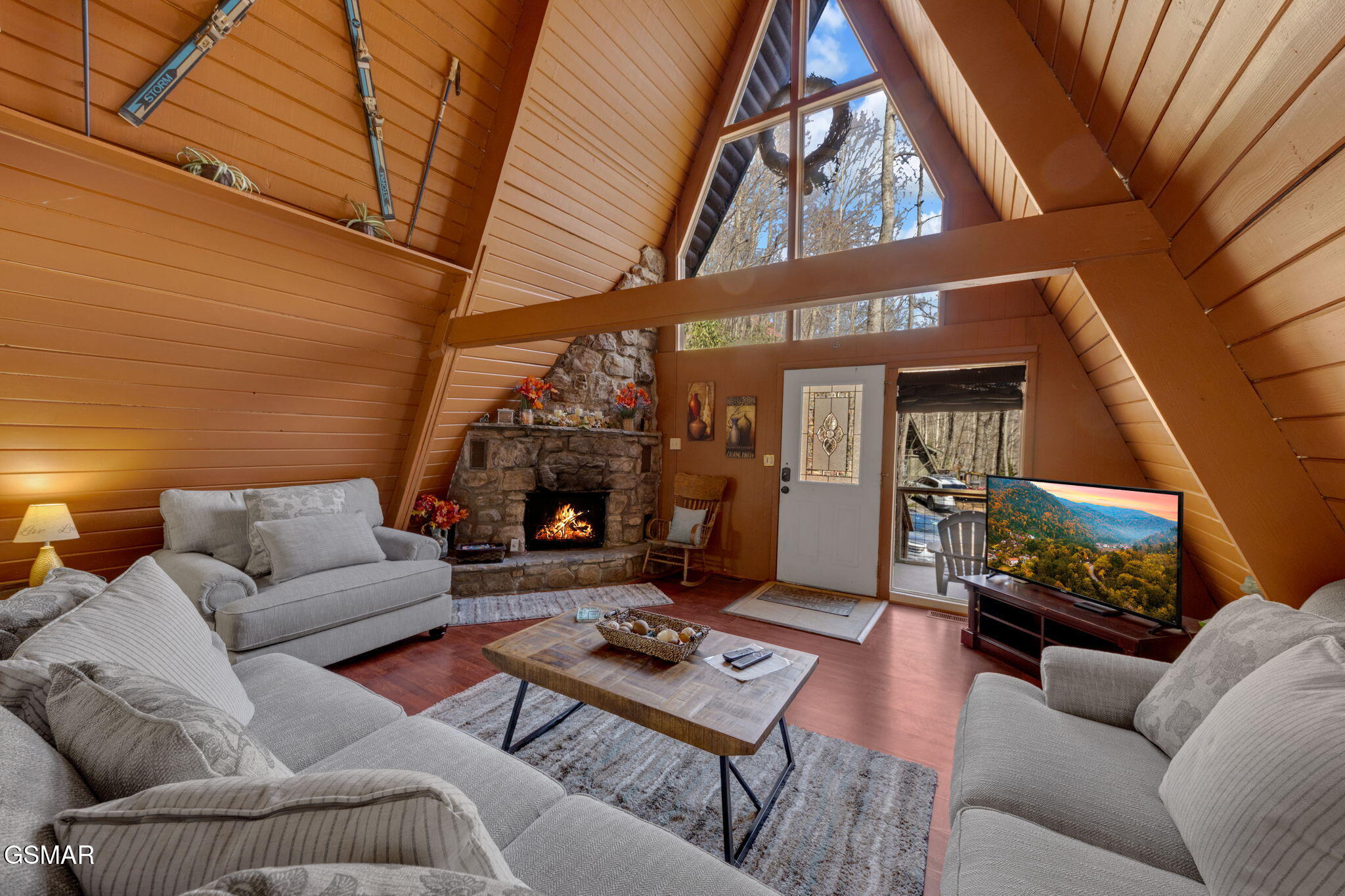 Gatlinburg, Tennessee, 37738, United States, 2 Bedrooms Bedrooms, ,2 BathroomsBathrooms,Residential,For Sale,1979634