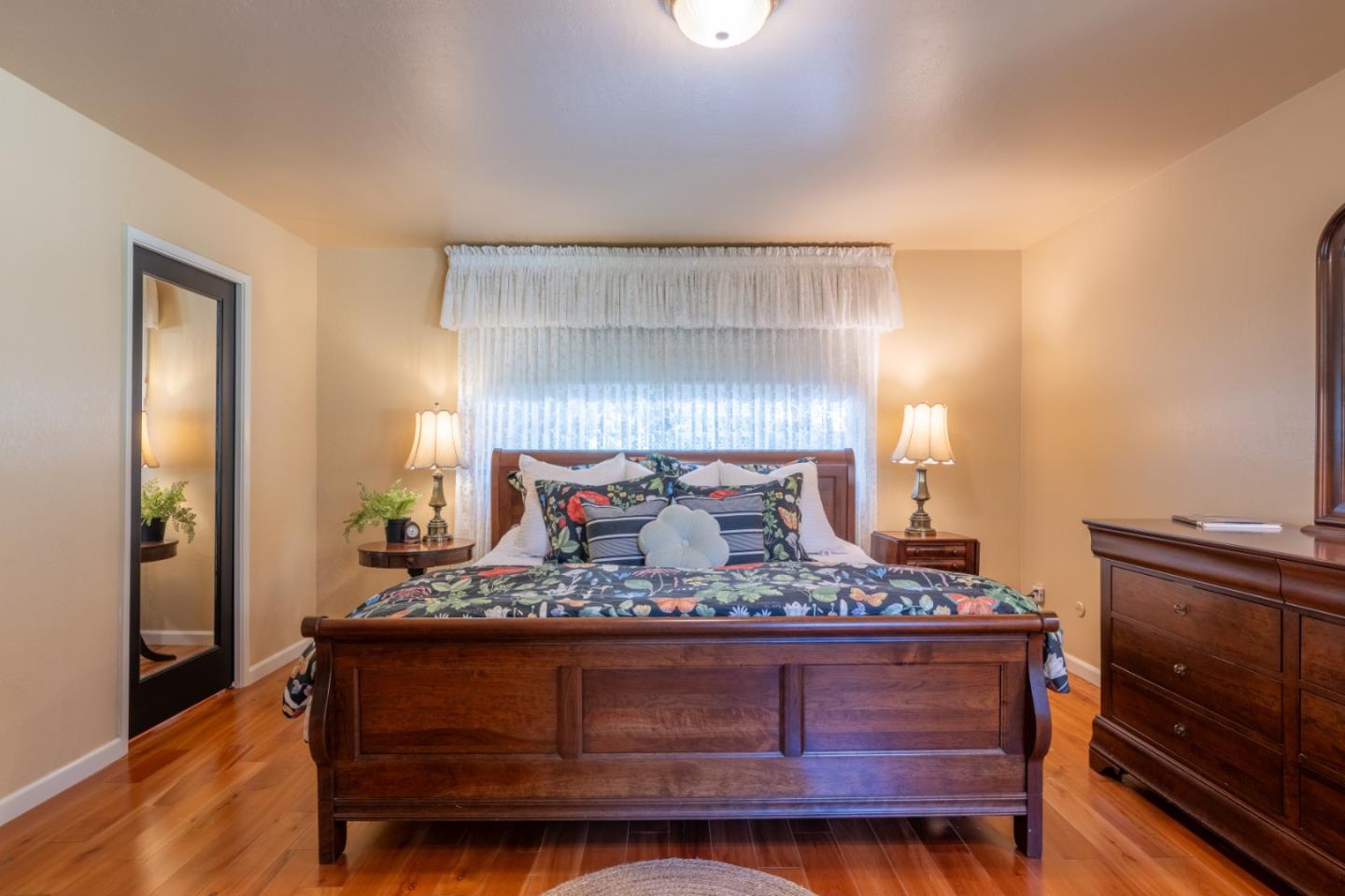 Monterey, California, 93940, United States, 3 Bedrooms Bedrooms, ,2 BathroomsBathrooms,Residential,For Sale,1837476