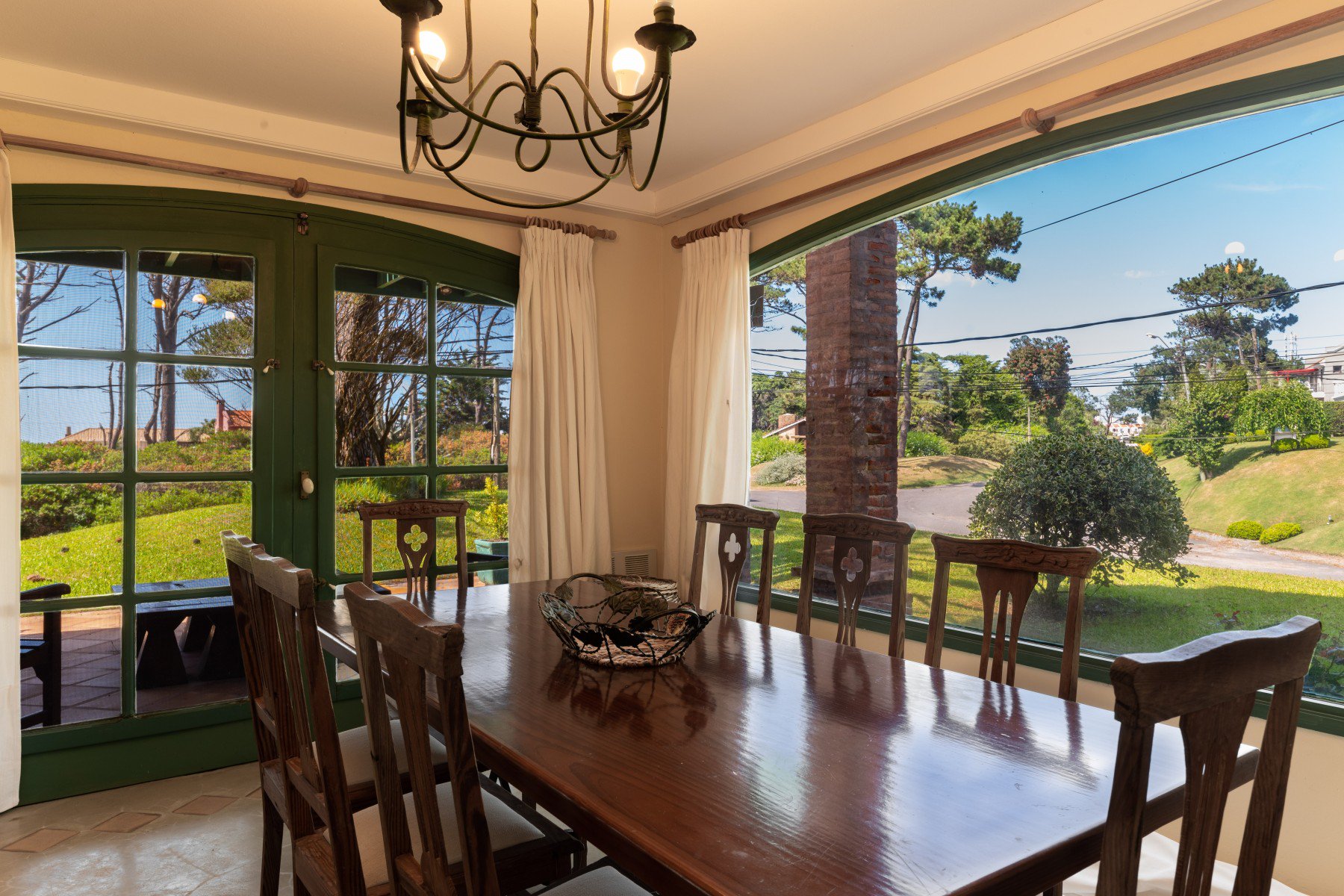  Spacious Family House with 4 Bedrooms and Full Service - 物件實景