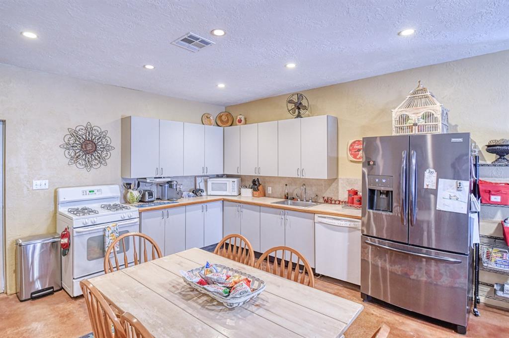 Chickasha, Oklahoma, 73018, United States, 4 Bedrooms Bedrooms, ,5 BathroomsBathrooms,Residential,For Sale,1921713