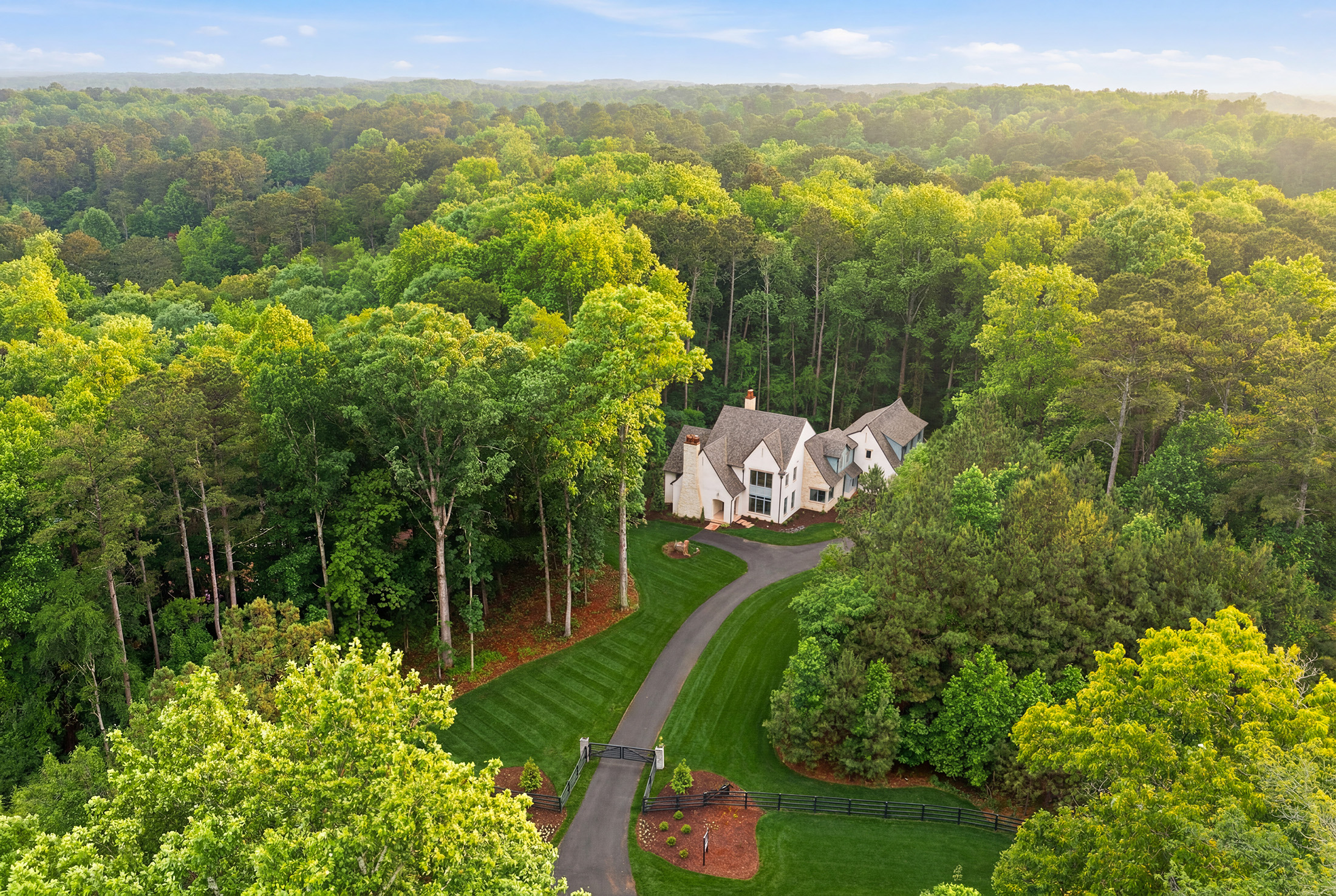  Timeless Craftsmanship in Gated Estate on Over Two Private Acres - 物件實景