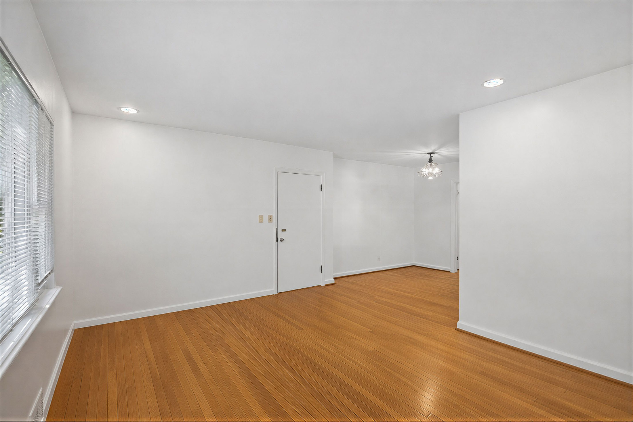  Beautifully Updated Brick Duplex Offers Rare Opportunity in the Heart of Decatur - 物件實景
