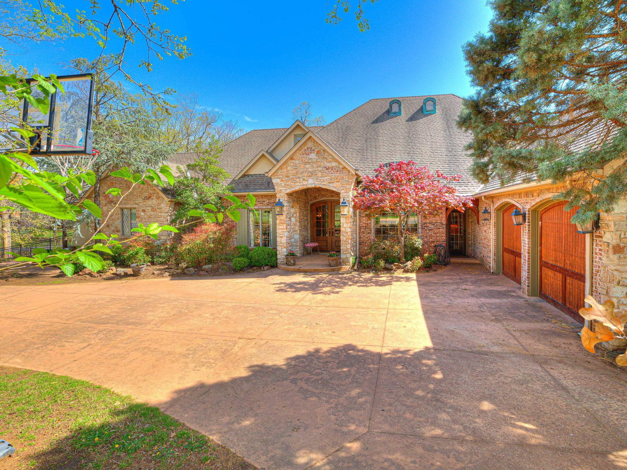 Edmond, Oklahoma, 73003, United States, 3 Bedrooms Bedrooms, ,3 BathroomsBathrooms,Residential,For Sale,1907652