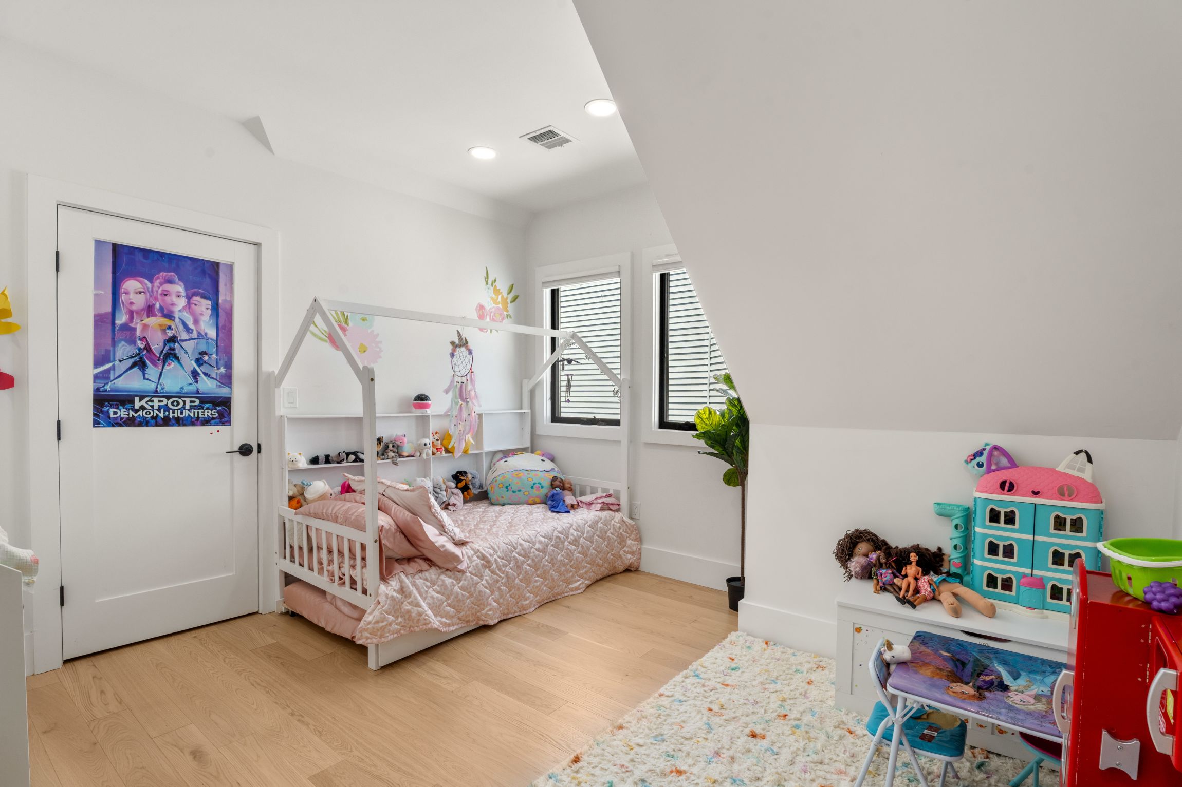  23 Jaques St, Somerville, MA, 02145 - 物件實景