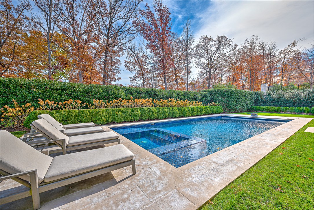 Fayetteville, Arkansas, 72704, United States, 4 Bedrooms Bedrooms, ,5 BathroomsBathrooms,Residential,For Sale,1993299