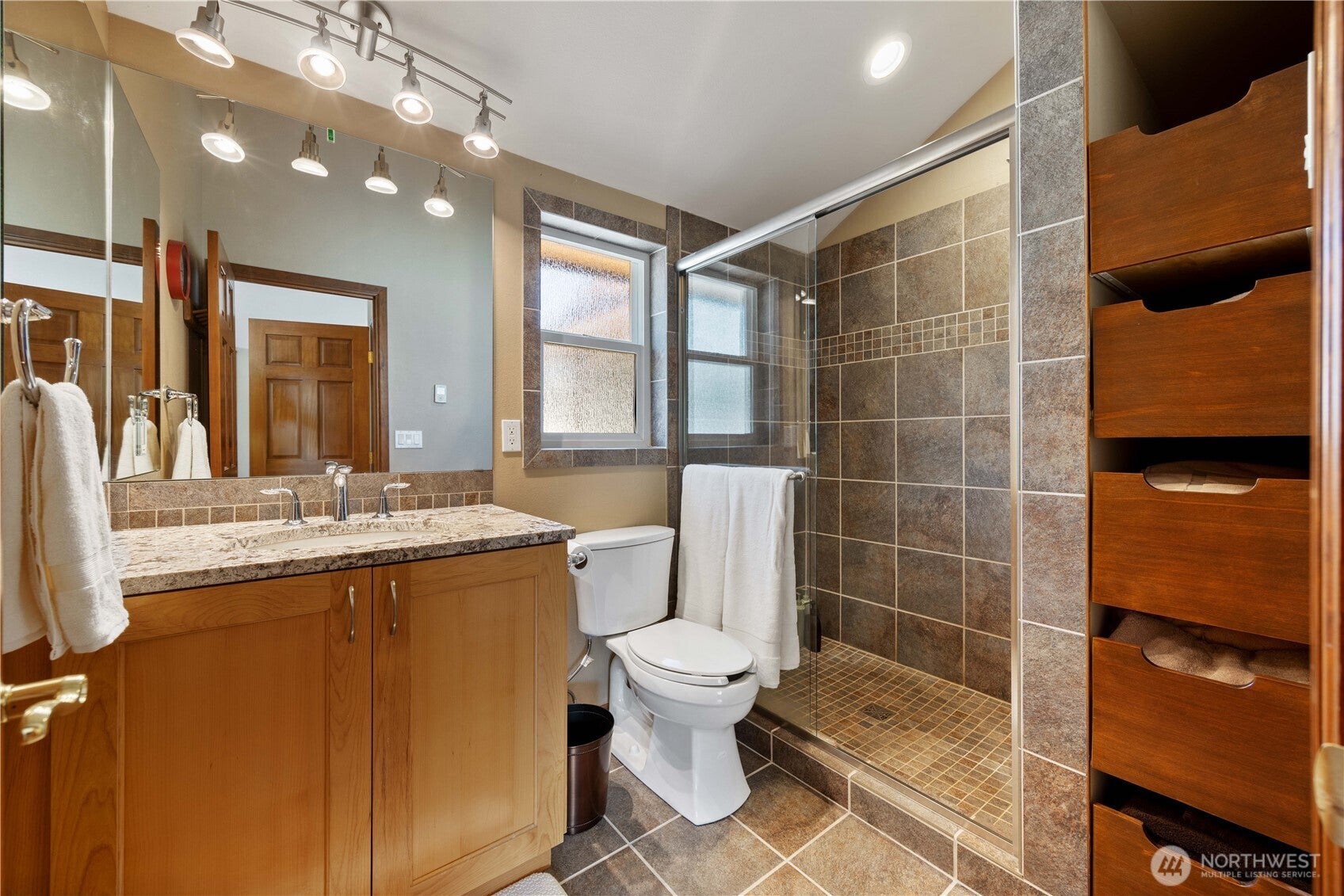 Chelan, Washington, 98816, United States, 5 Bedrooms Bedrooms, ,3 BathroomsBathrooms,Residential,For Sale,1896644