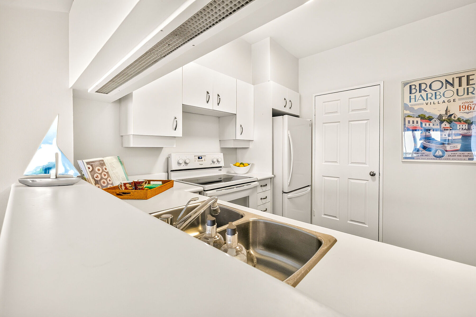  Desirable Waterfront Condo - 物件實景