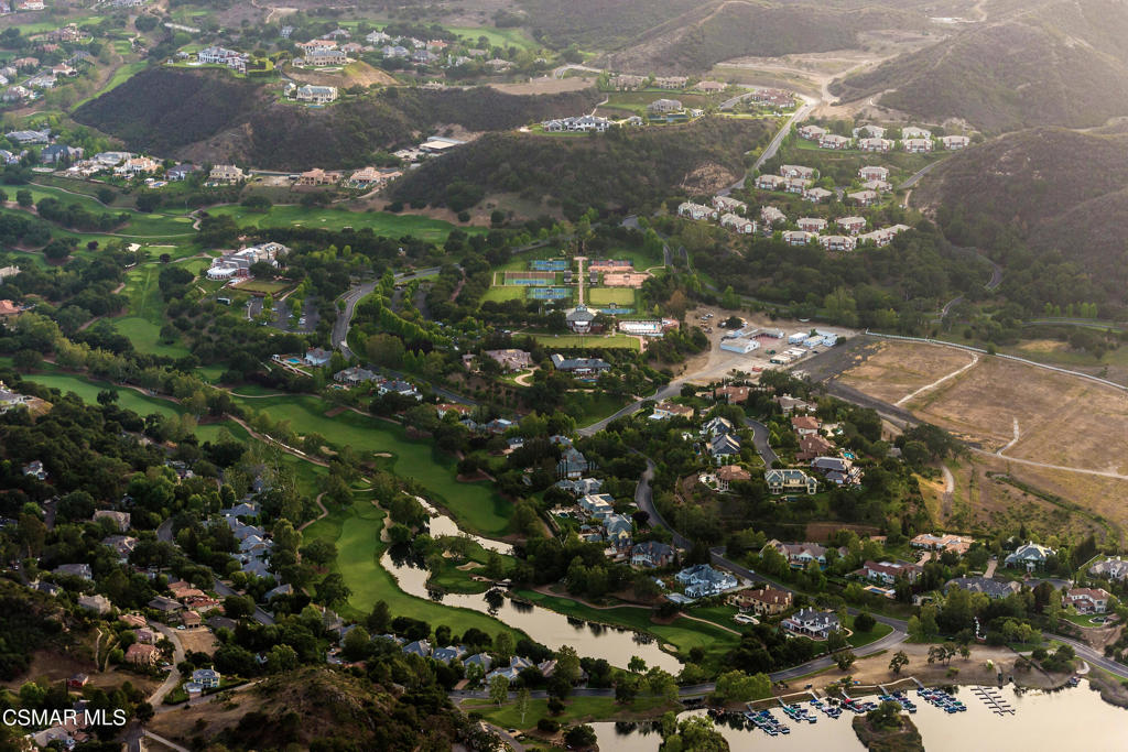 2568 Queens Garden Drive, Thousand Oaks, California, 91361, United States, 5 Bedrooms Bedrooms, ,6 BathroomsBathrooms,Residential,For Sale,2568 Queens Garden Drive,1646118