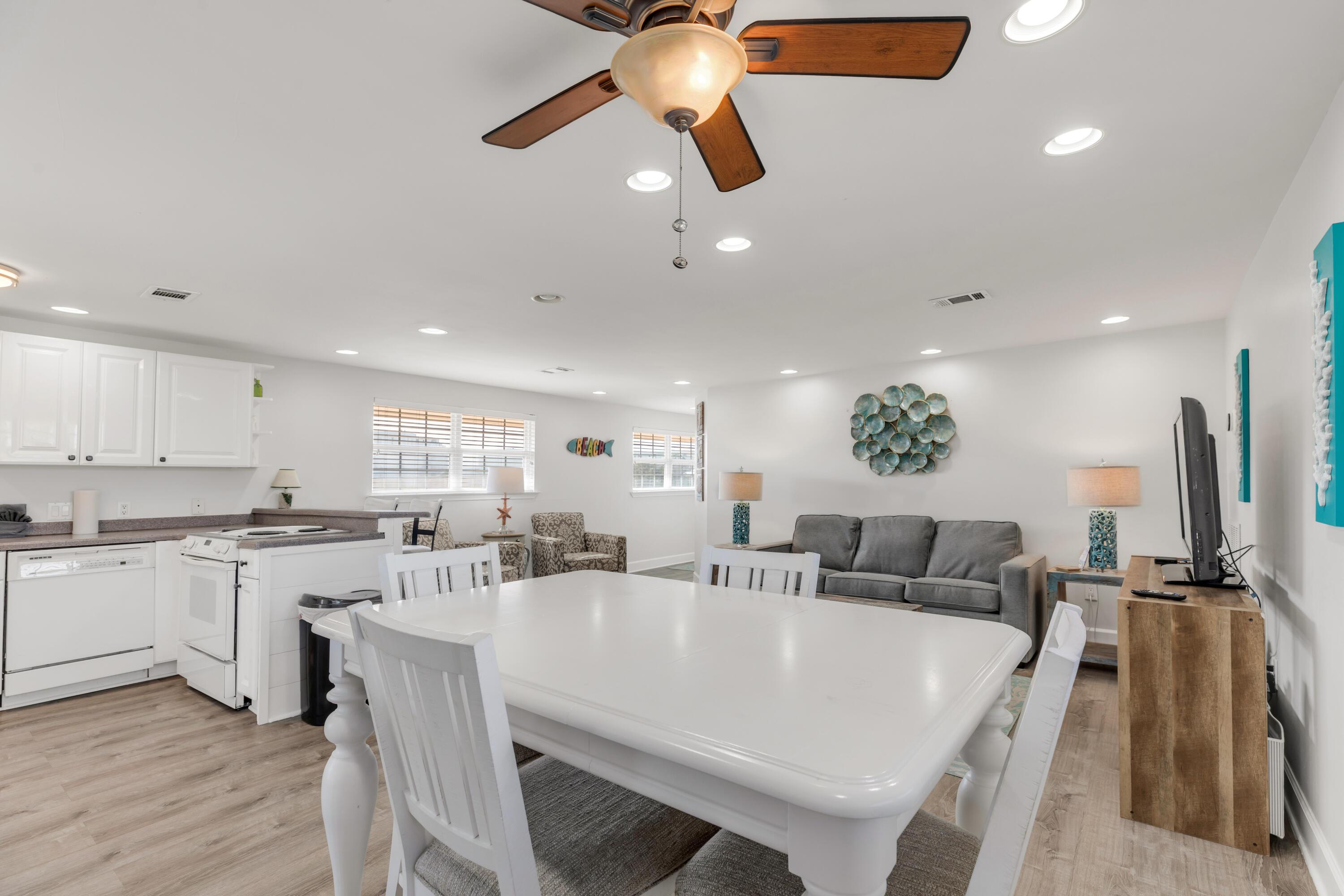 Destin, Florida, 32541, United States, 6 Bedrooms Bedrooms, ,6 BathroomsBathrooms,Residential,For Sale,1996385