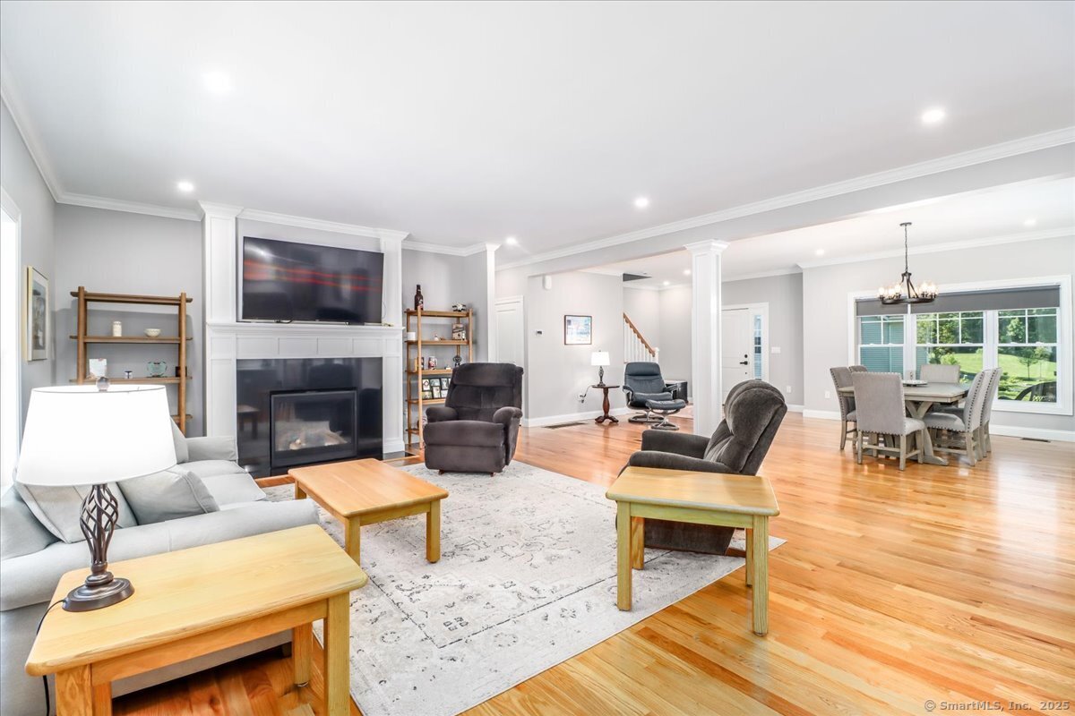 New Milford, Connecticut, 06776, United States, 2 Bedrooms Bedrooms, ,3 BathroomsBathrooms,Residential,For Sale,1875818