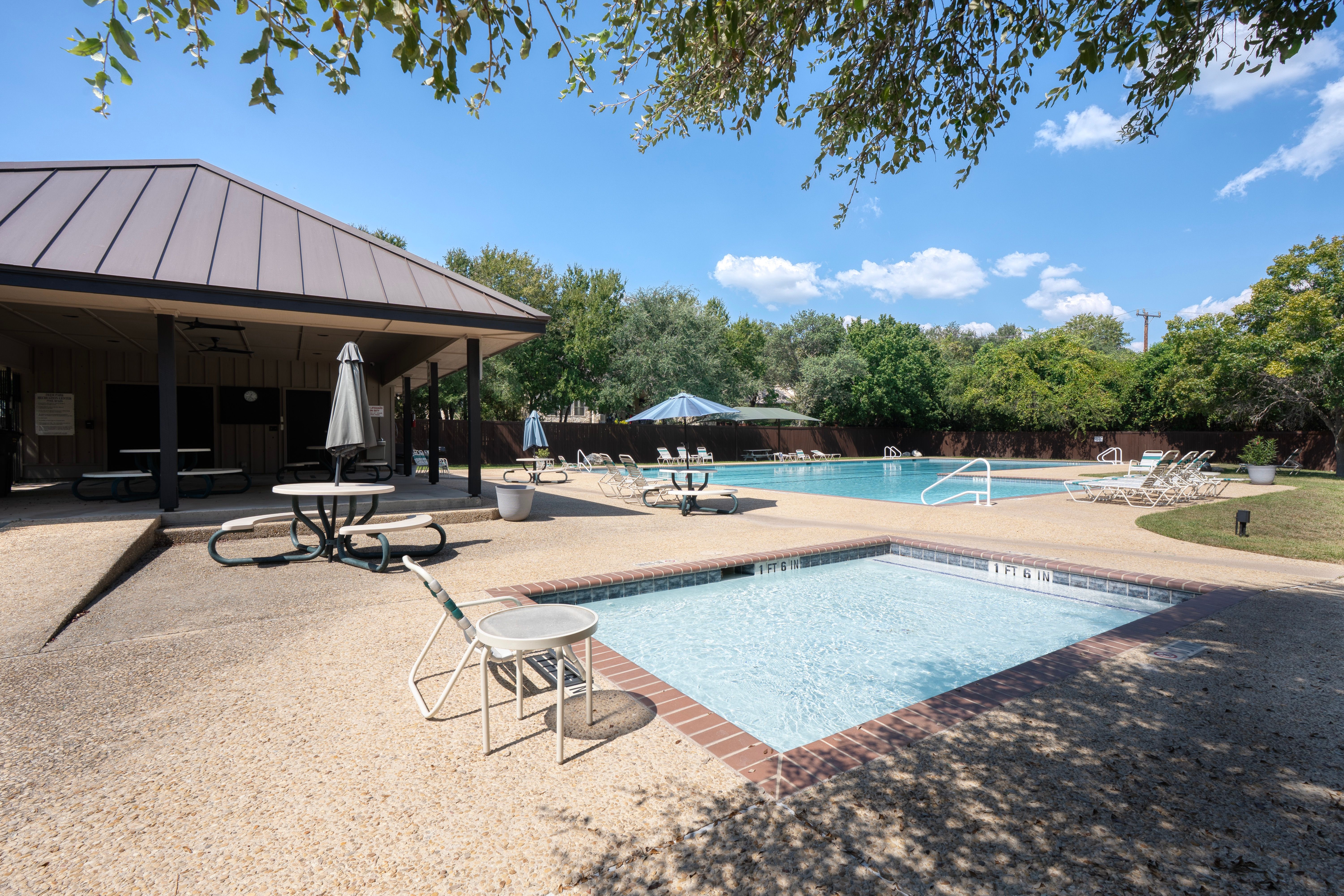  Rare Deerfield Gem with Main-Level Primary & Guest Suites - 物件實景