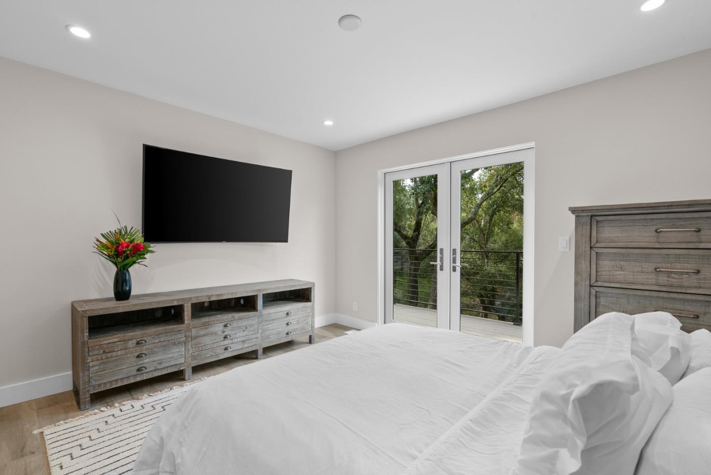 Los Gatos, California, 95030, United States, 5 Bedrooms Bedrooms, ,6 BathroomsBathrooms,Residential,For Sale,1997013