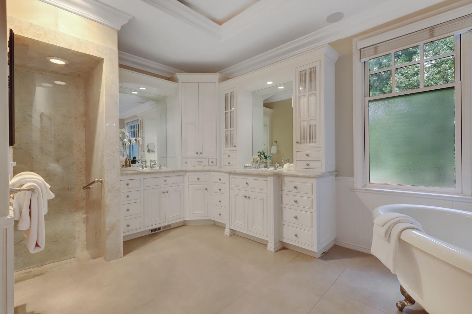 Nevada City, California, 95959, United States, 4 Bedrooms Bedrooms, ,6 BathroomsBathrooms,Residential,For Sale,2009242