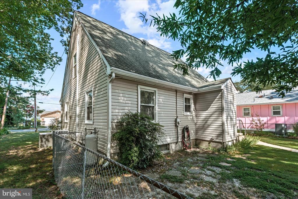 Colonial Beach, Virginia, 22443, United States, 4 Bedrooms Bedrooms, ,3 BathroomsBathrooms,Residential,For Sale,1905965