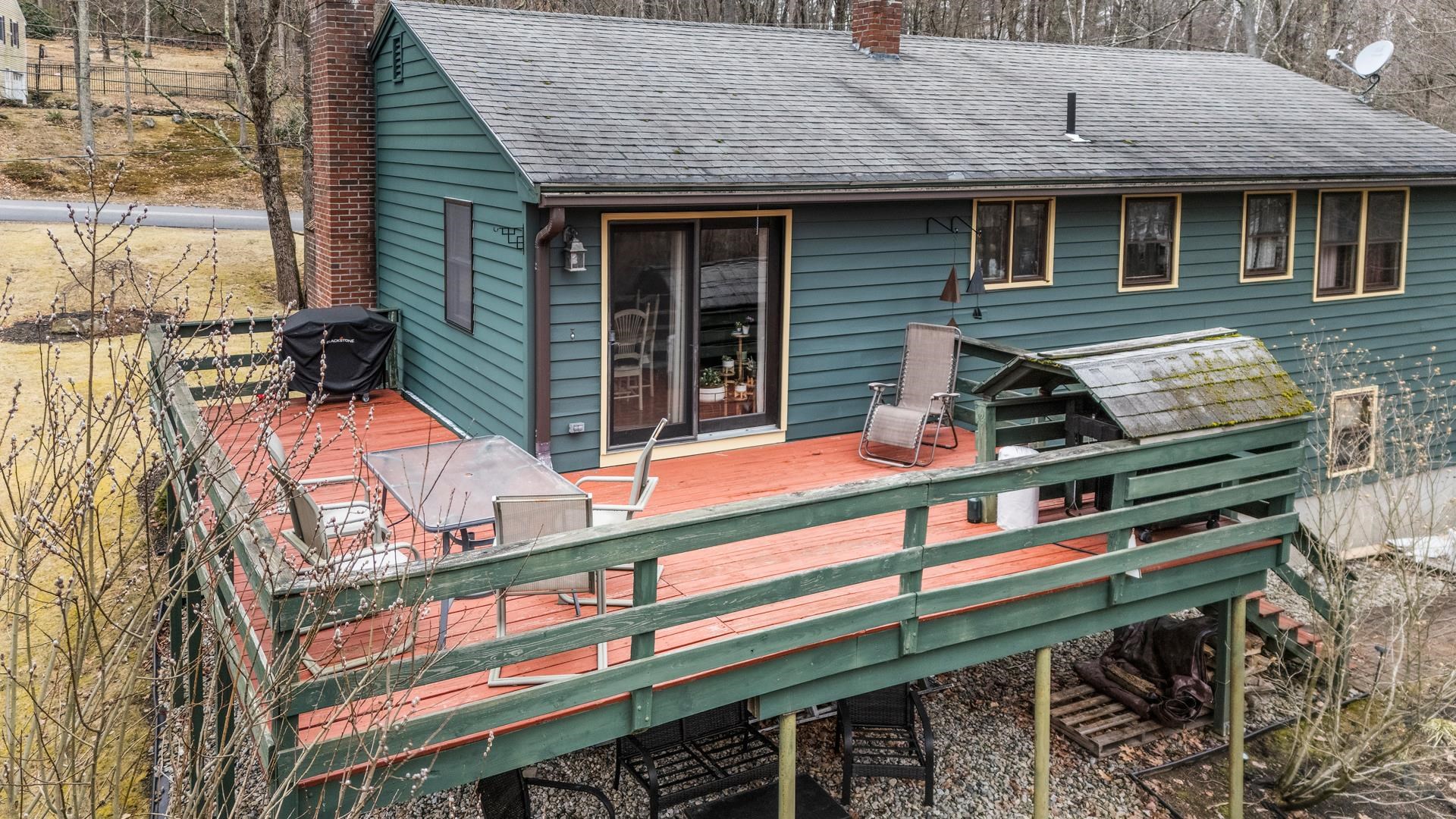 Derry, New Hampshire, 03038, United States, 3 Bedrooms Bedrooms, ,2 BathroomsBathrooms,Residential,For Sale,1935840