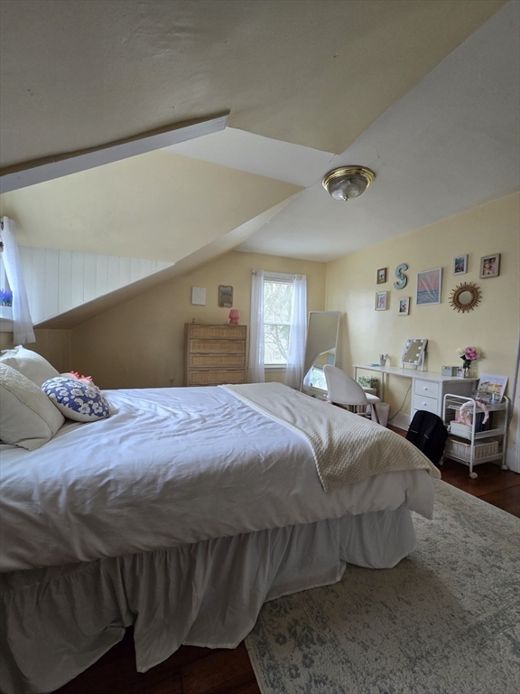 Amherst, Massachusetts, 01002, United States, 5 Bedrooms Bedrooms, ,2 BathroomsBathrooms,Residential,For Sale,1979386