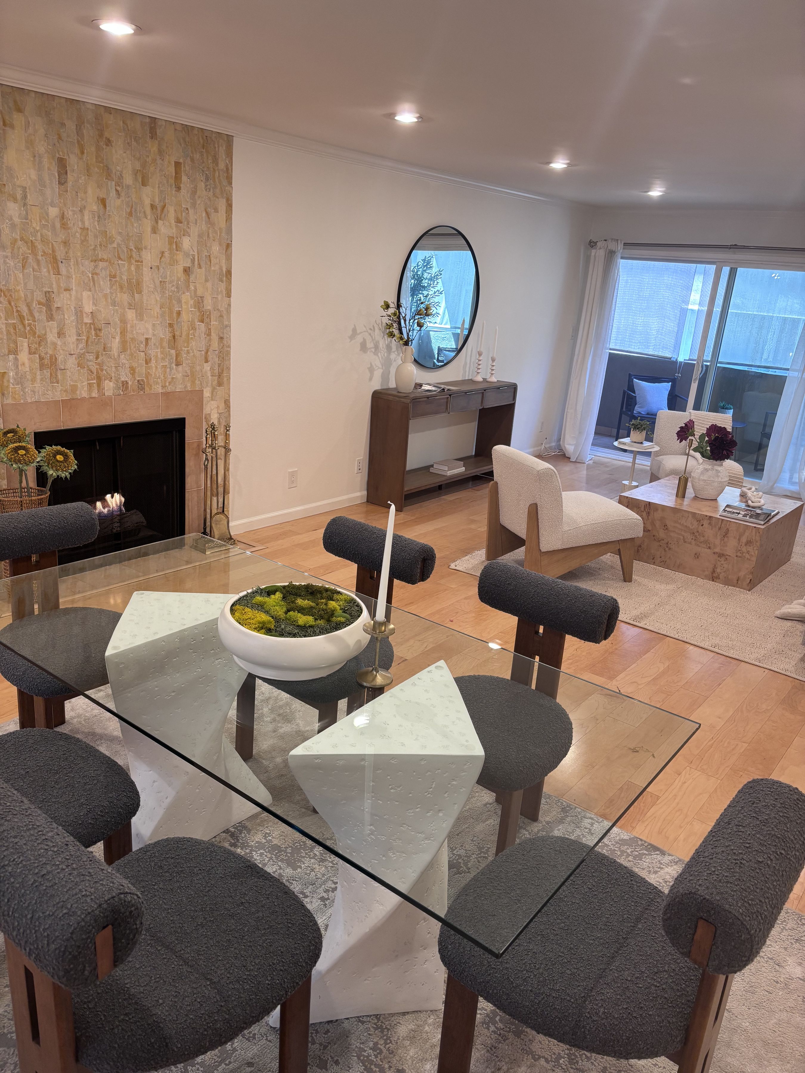  2320 S Bentley Ave - 物件實景