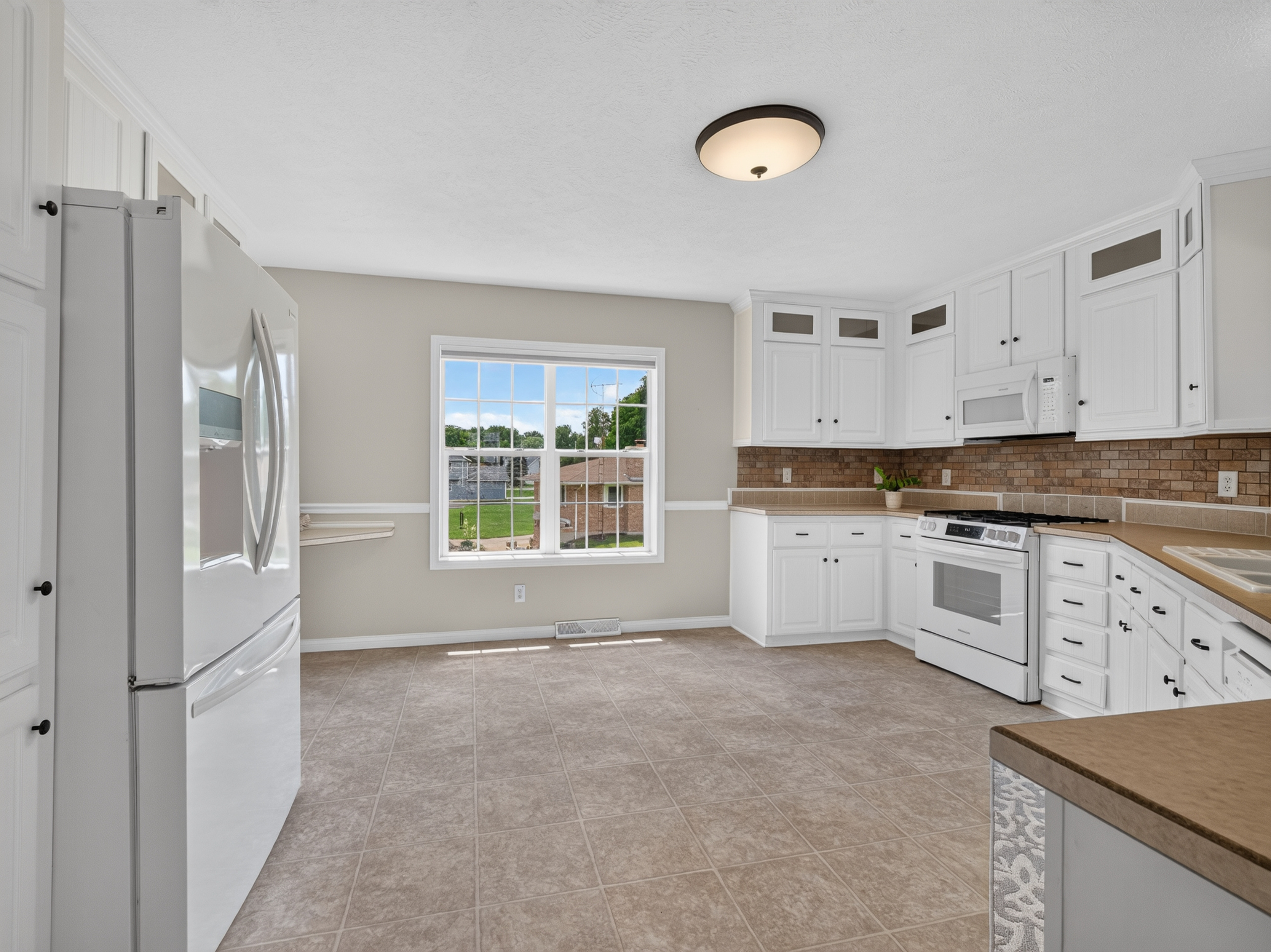  Spacious Channel-Front Home Off Lake Wawasee - 物件實景