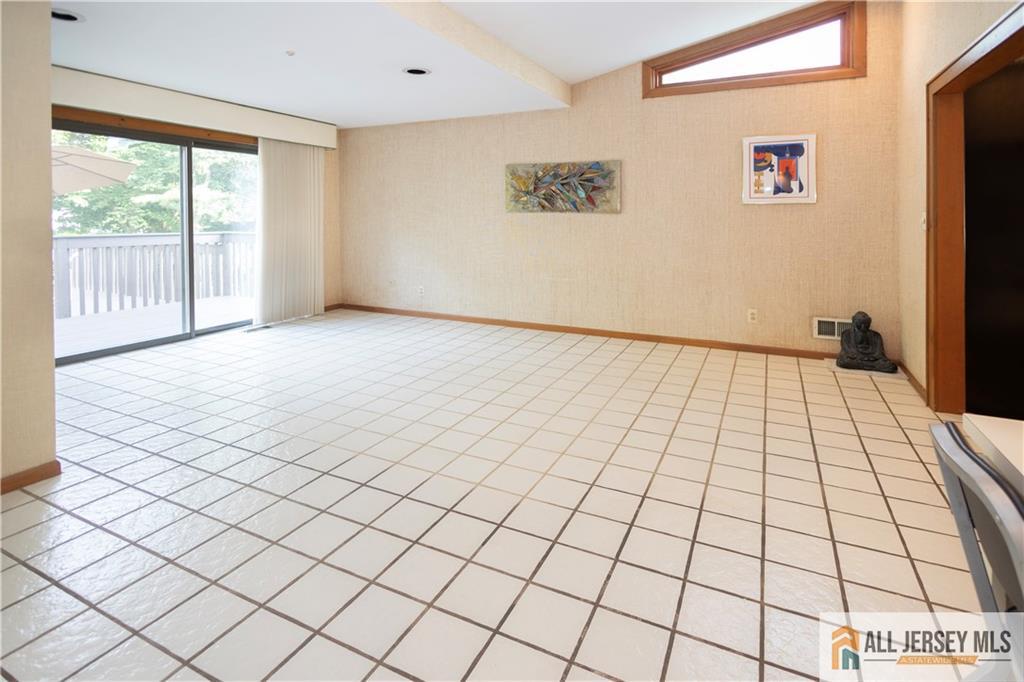 East Brunswick, New Jersey, 08816, United States, 5 Bedrooms Bedrooms, ,3 BathroomsBathrooms,Residential,For Sale,1890709
