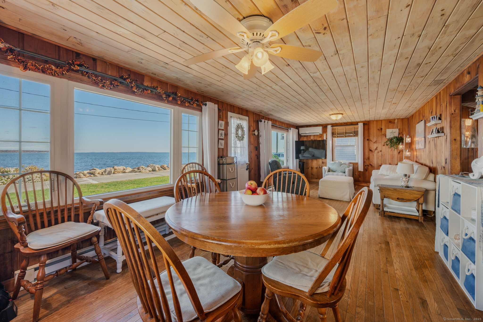 East Lyme, Connecticut, 06357, United States, 3 Bedrooms Bedrooms, ,1 BathroomBathrooms,Residential,For Sale,1987799