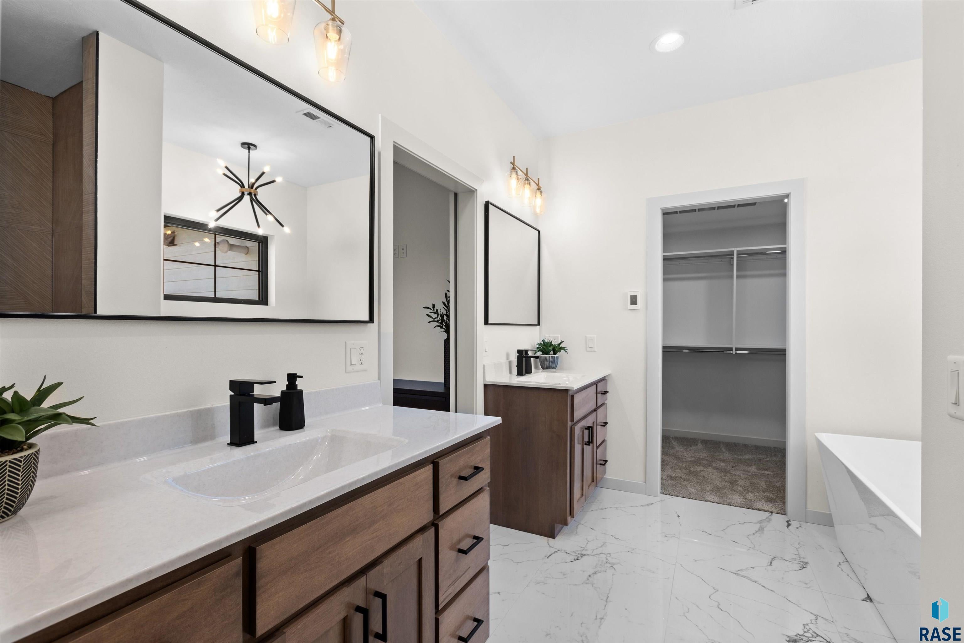 Rock Rapids, Iowa, 51246, United States, 5 Bedrooms Bedrooms, ,3 BathroomsBathrooms,Residential,For Sale,1957836