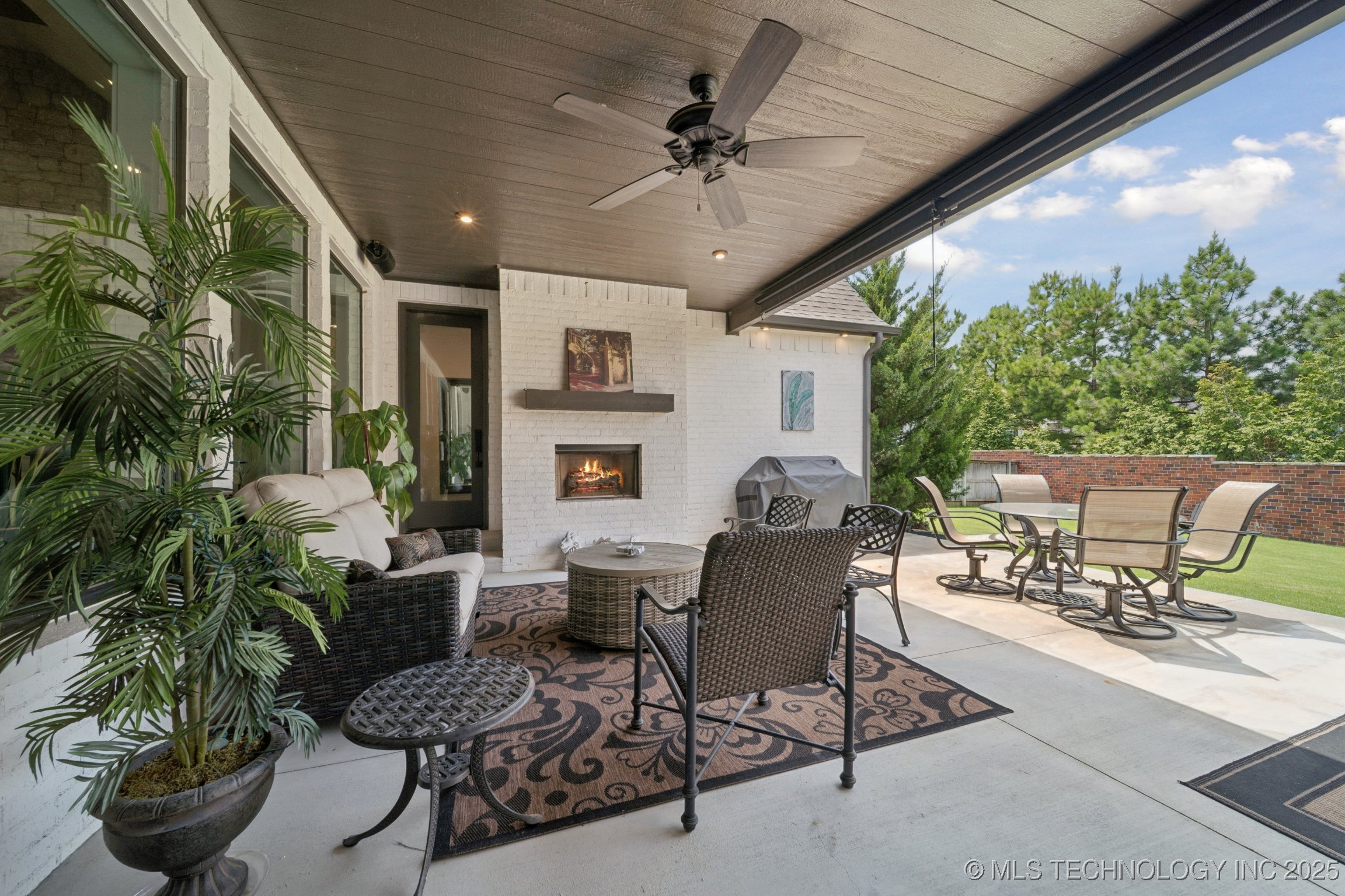 Jenks, Oklahoma, 74037, United States, 4 Bedrooms Bedrooms, ,5 BathroomsBathrooms,Residential,For Sale,1932069