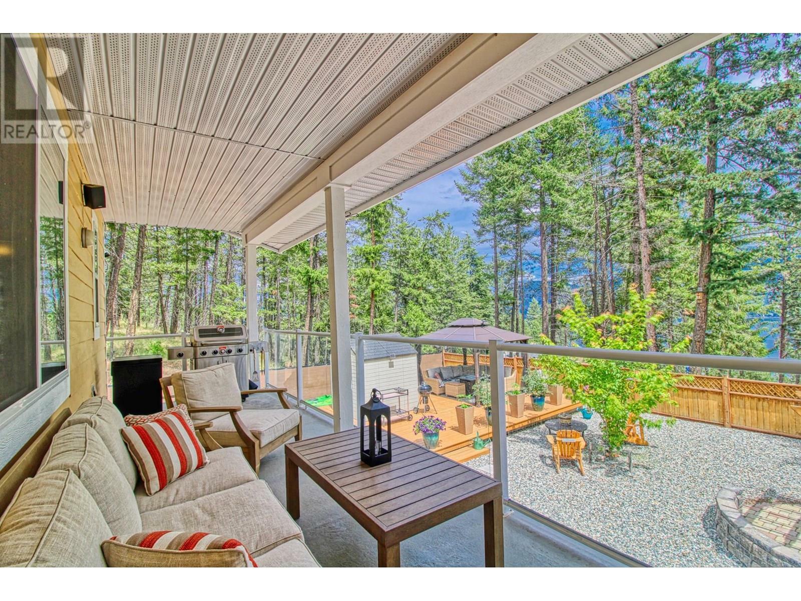 KELOWNA, British Columbia, V1Z 3W4, CA, 5 Bedrooms Bedrooms, ,3 BathroomsBathrooms,Residential,For Sale,1876914