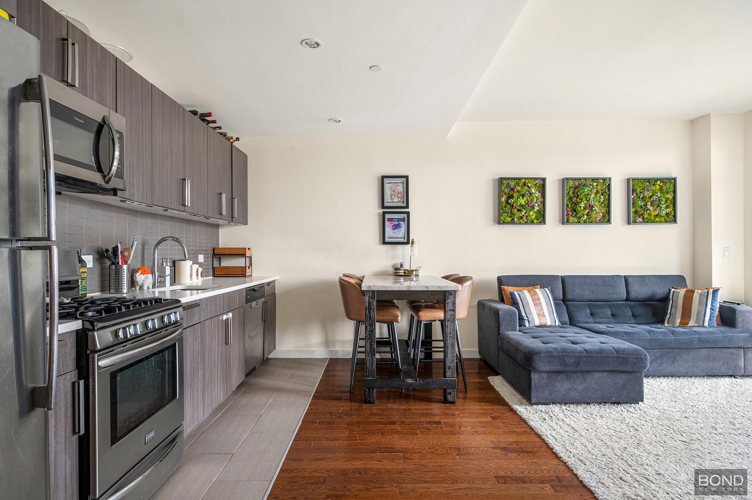 New York City, New York, 11106, United States, 2 Bedrooms Bedrooms, ,1 BathroomBathrooms,Residential,For Sale,1738654