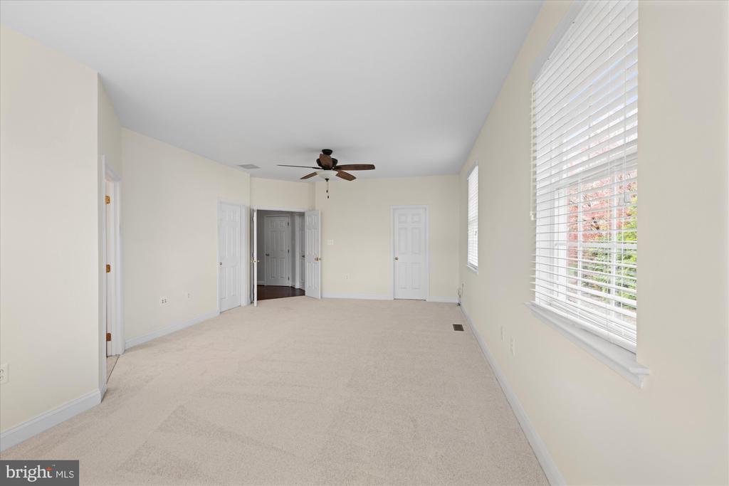 Leesburg, Virginia, 20175, United States, 5 Bedrooms Bedrooms, ,4 BathroomsBathrooms,Residential,For Sale,1987401