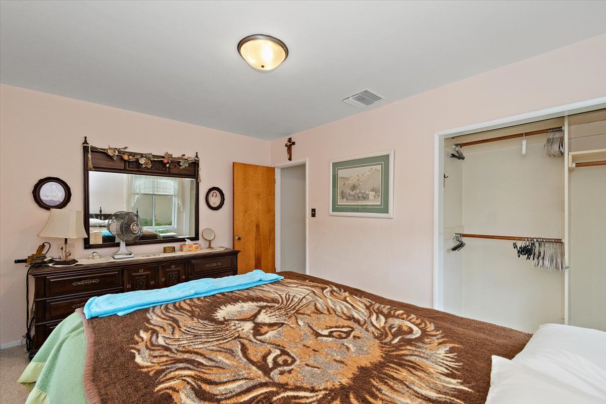 Lakewood, California, 90713, United States, 3 Bedrooms Bedrooms, ,1 BathroomBathrooms,Residential,For Sale,1927996