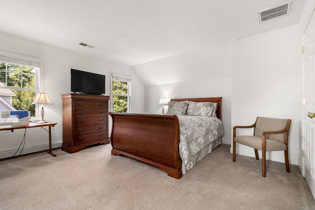 Kingston, Massachusetts, 02364, United States, 2 Bedrooms Bedrooms, ,3 BathroomsBathrooms,Residential,For Sale,1932418
