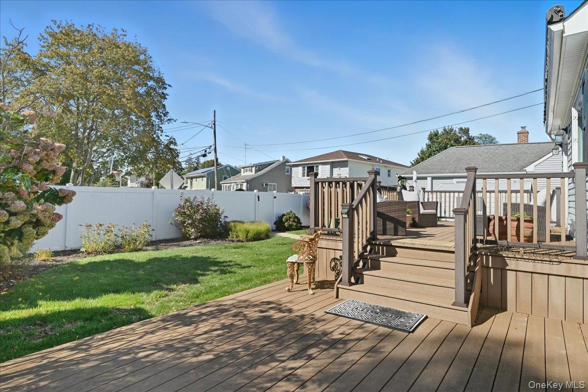 North Bellmore, New York, 11710, United States, 3 Bedrooms Bedrooms, ,2 BathroomsBathrooms,Residential,For Sale,1991697