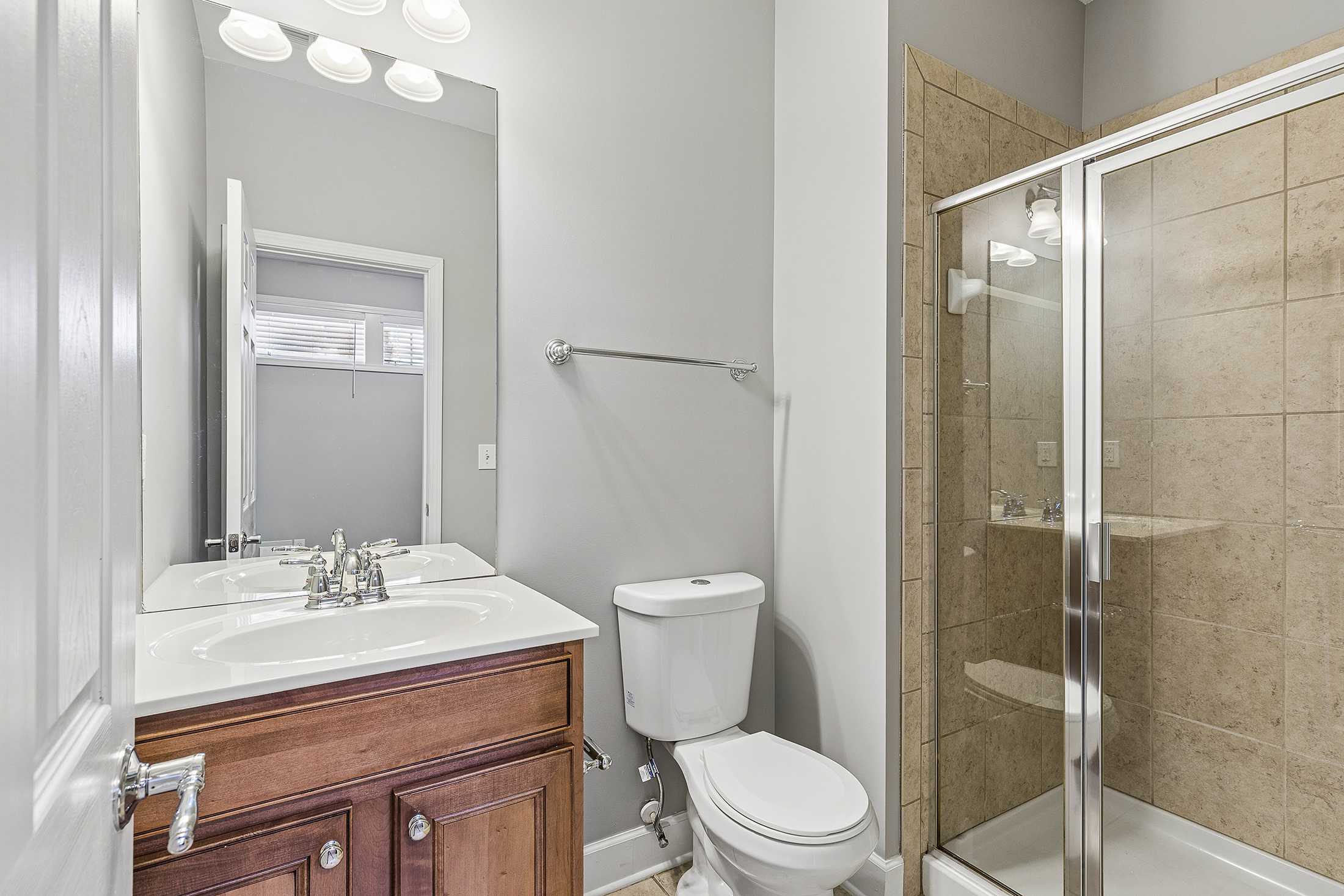  Impeccably Maintained End Unit Townhome in an Exceptional Smyrna Location - 物件實景