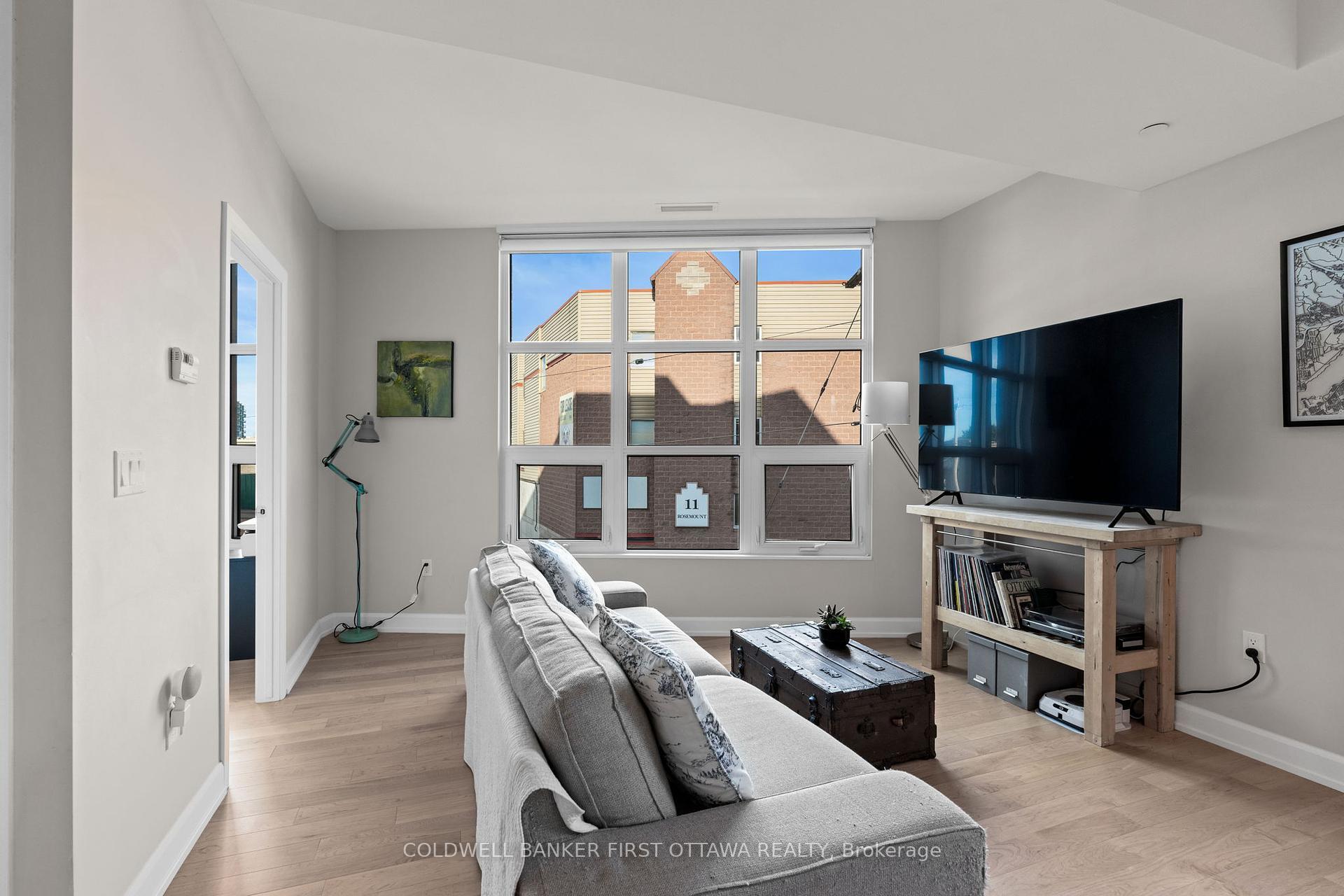 WEST CENTRE TOWN, Ontario, K1Y 4G9, CA, 2 Bedrooms Bedrooms, ,Residential,For Sale,1950292